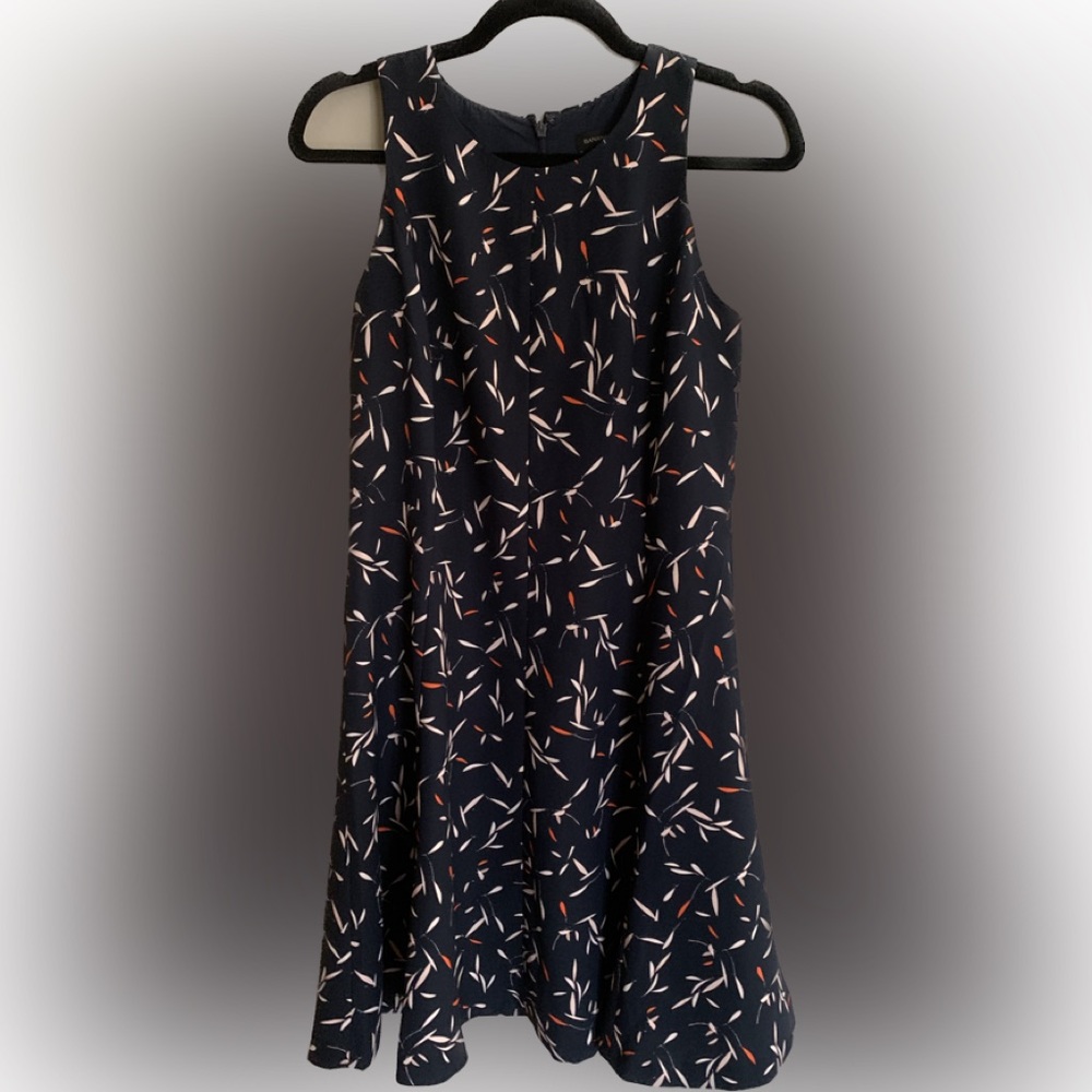 Banana Republic Dress Women’s 8 M Navy Blue Print Sleeveless Flowy NEW - Picture 3 of 5